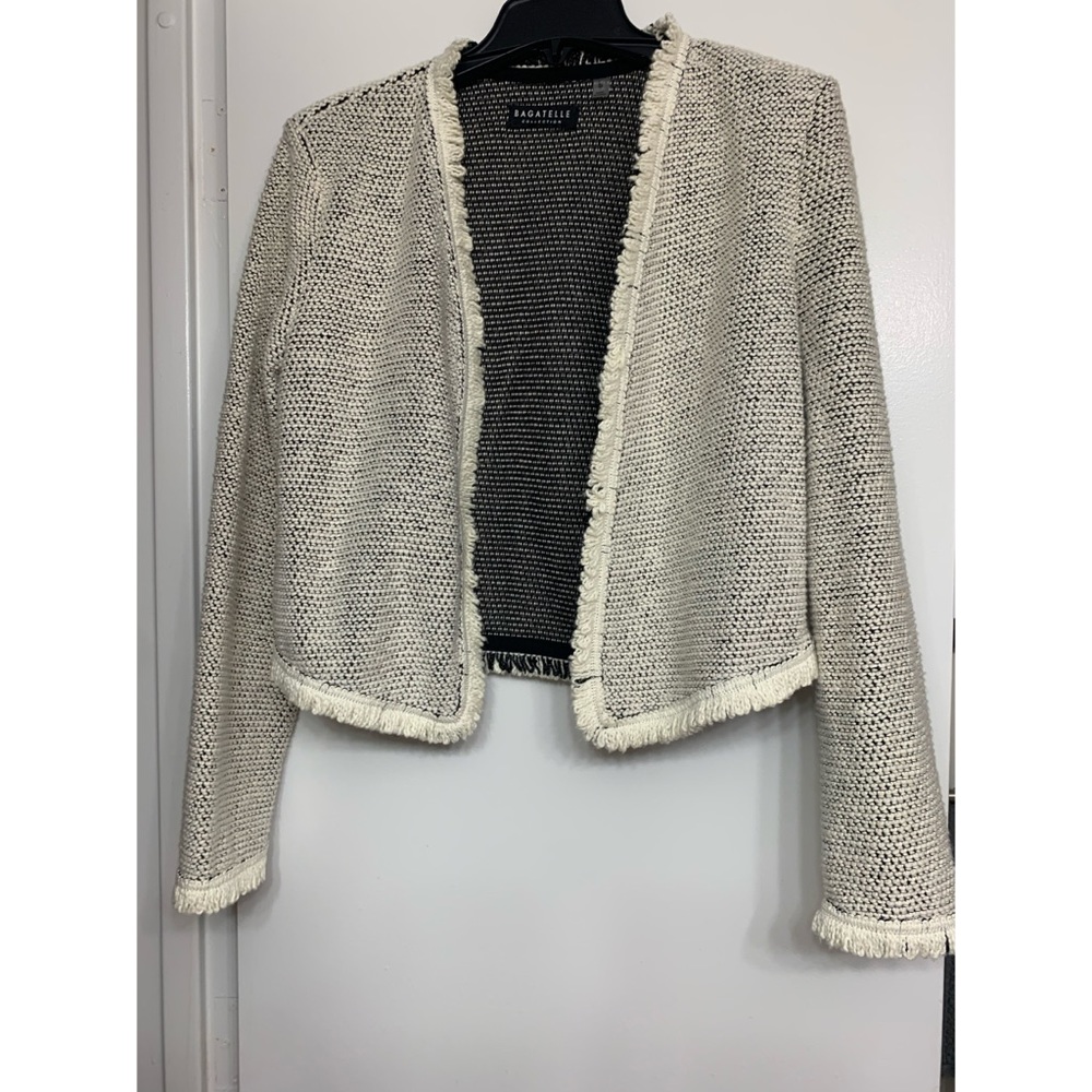Bagatelle cropped black and white blazer